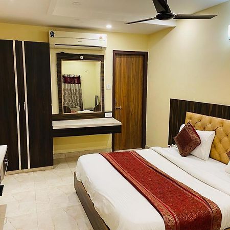 ורנאסי Hotel Augusto מראה חיצוני תמונה