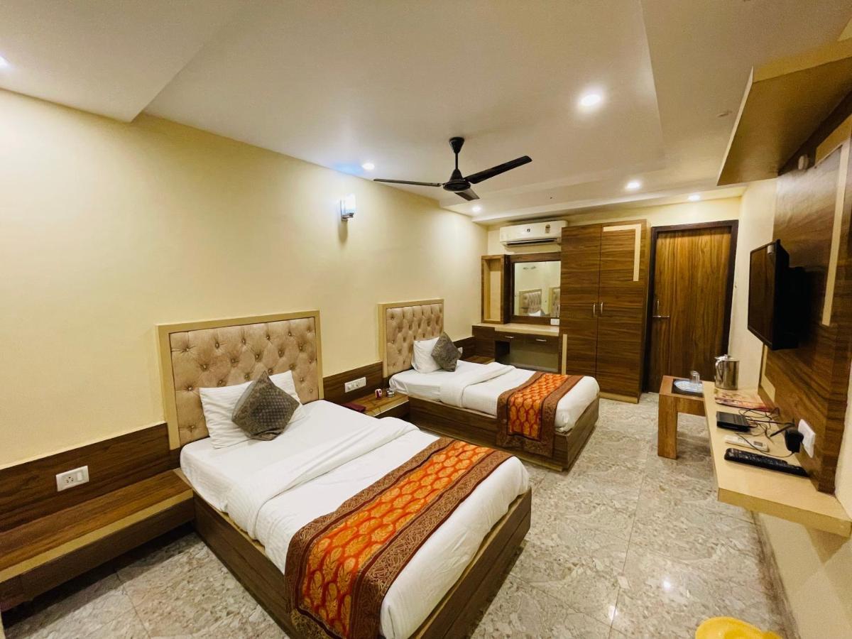 ורנאסי Hotel Augusto מראה חיצוני תמונה